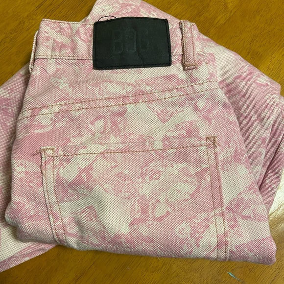 UO pink butterfly pants - Picture 2 of 2